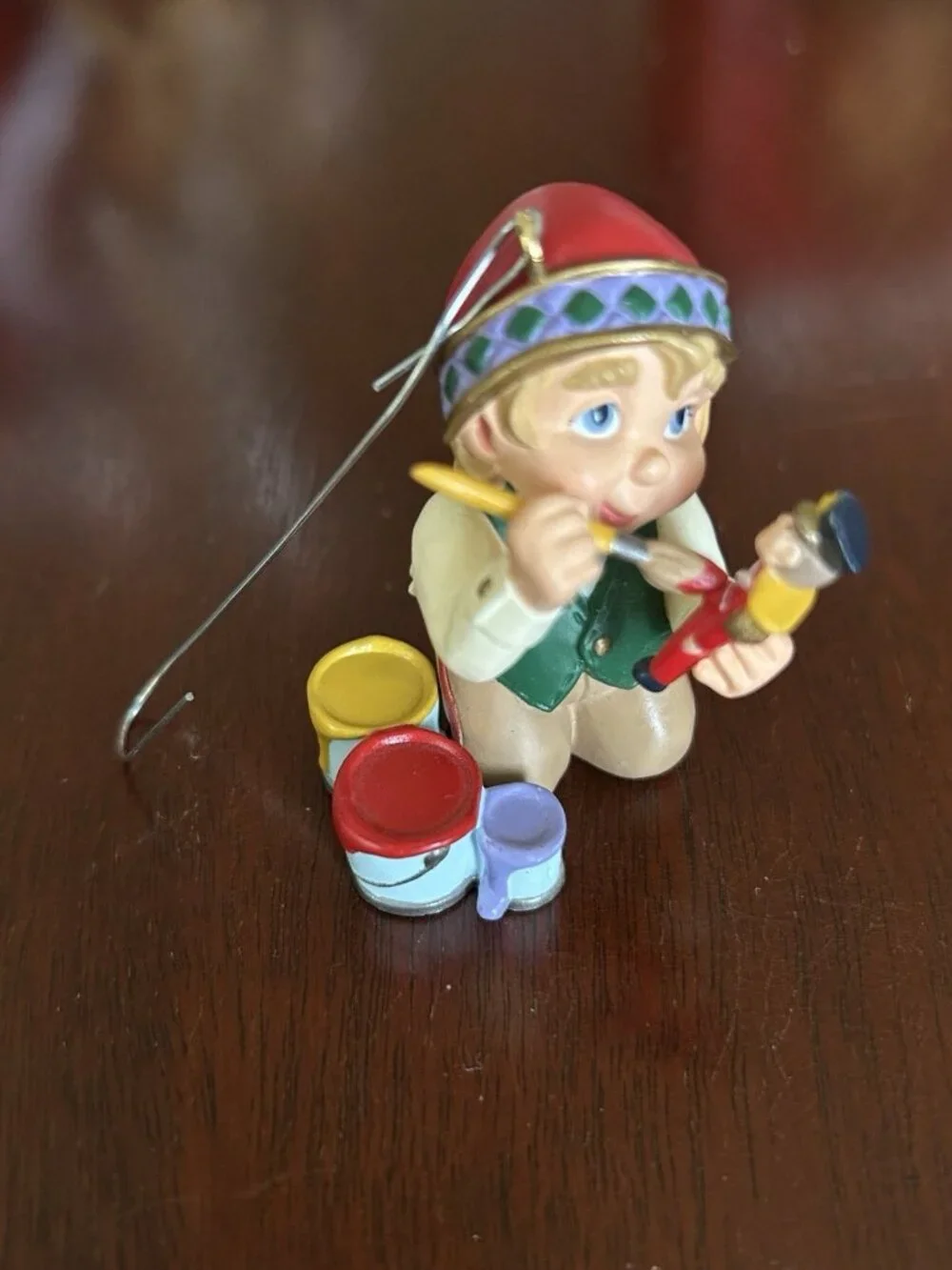 1999 Hallmark KOCC CLUB Christmas Ornament ARTIC ARTIST Elf Painting Toys Pixie